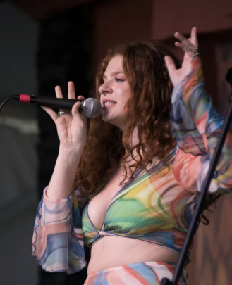 Vocal Teacher, Keyboard + Piano Teacher Rozlyn M.