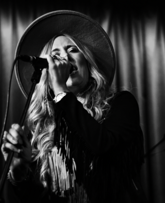 Keyboard + Piano Teacher, Vocal Teacher Sandra