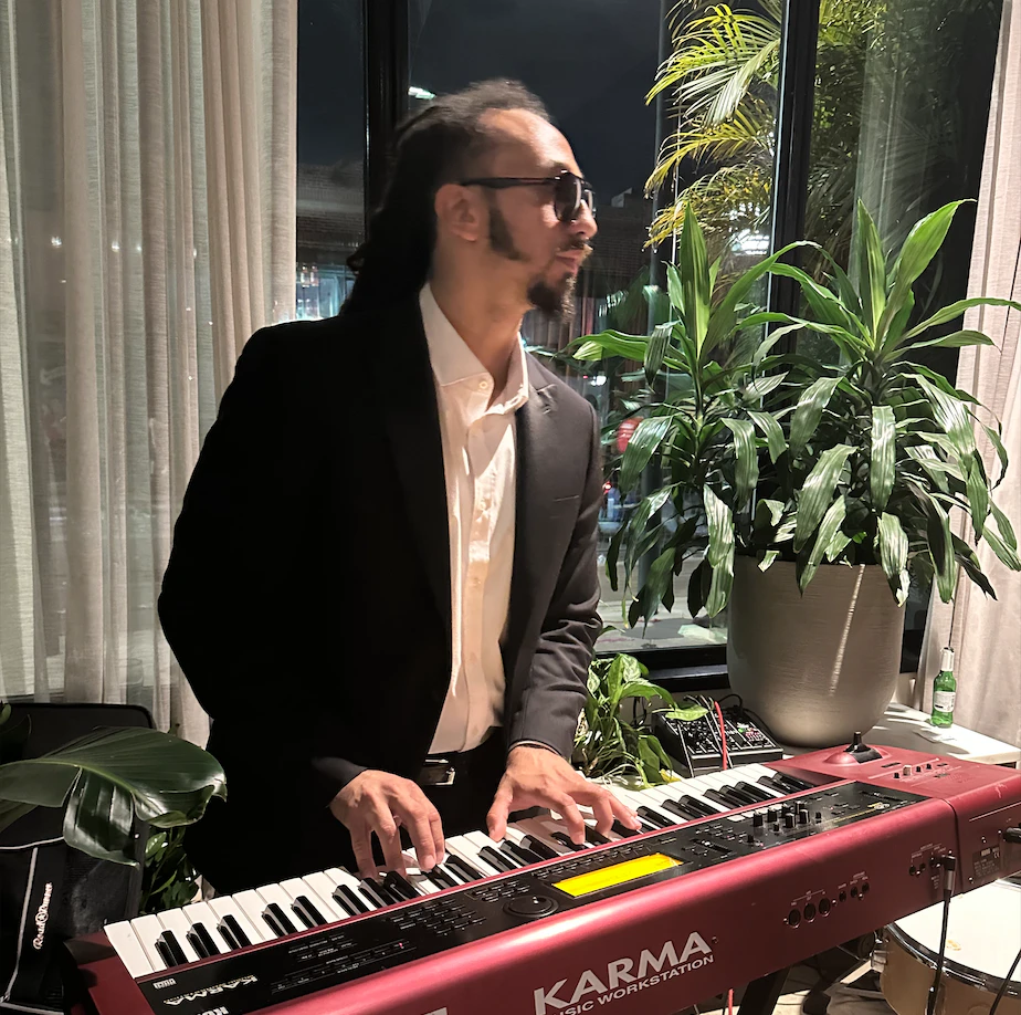 Keyboard + Piano Teacher Hector Capone Guadalupe