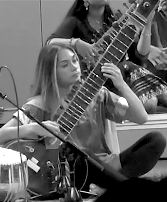 Guitar Teacher, Bass Guitar Teacher Leah Stevenson