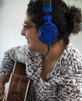 Bass Guitar Teacher, Guitar Teacher, Vocal Teacher, Keyboard + Piano Teacher Izzy