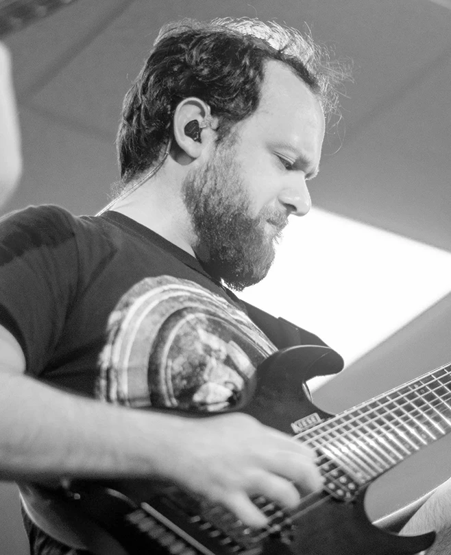 INSTRUCTOR DE GUITARRA SEBASTIAN OCQUETEAU