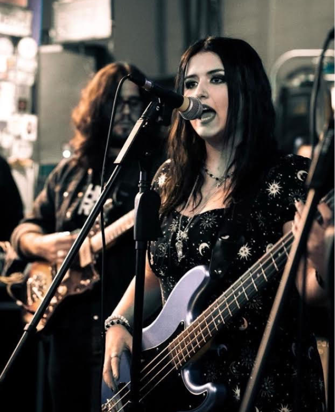 Guitar Teacher, Bass Guitar Teacher, Vocals Teacher, Keyboard + Piano Teacher Sophie