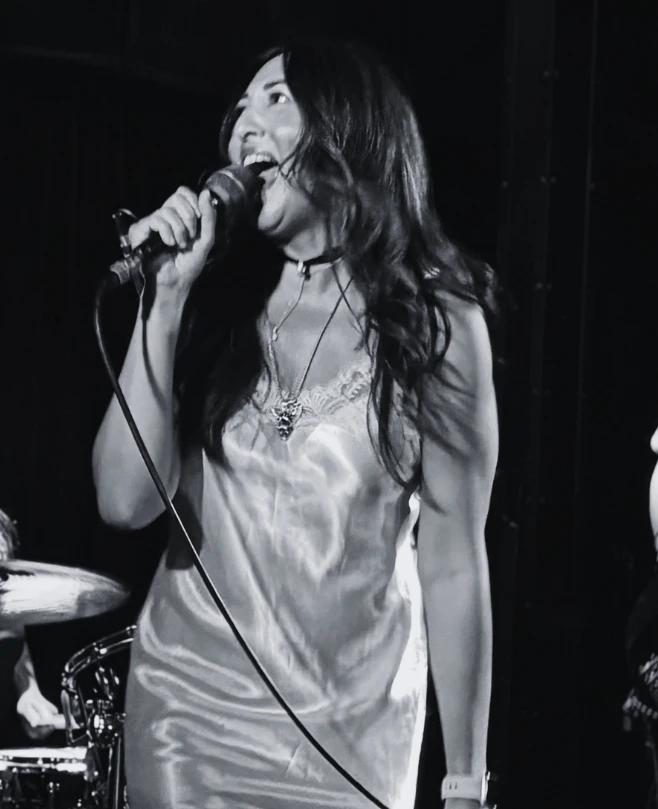 Bass Guitar Teacher, Keyboard + Piano Teacher, Vocal Teacher Tracy Andreassen