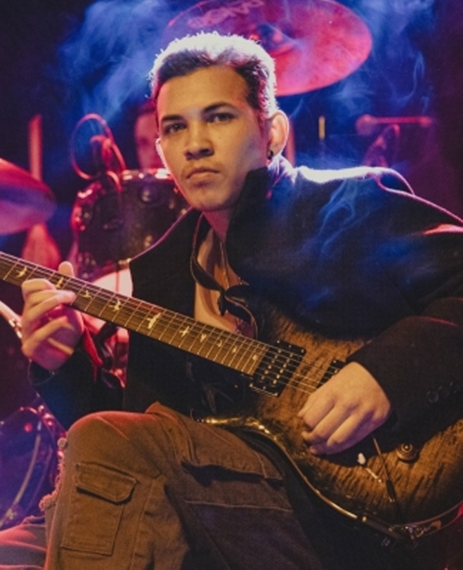 Guitar Teacher, Bass Guitar Teacher, Show Director Tristan Delhammer