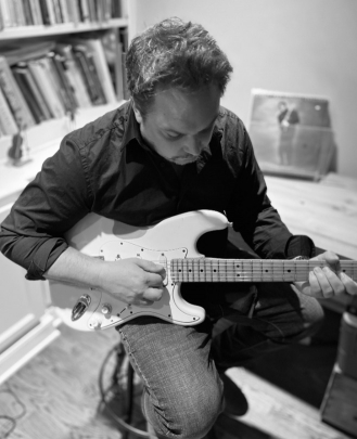 Guitar Teacher Mark Kornhaas
