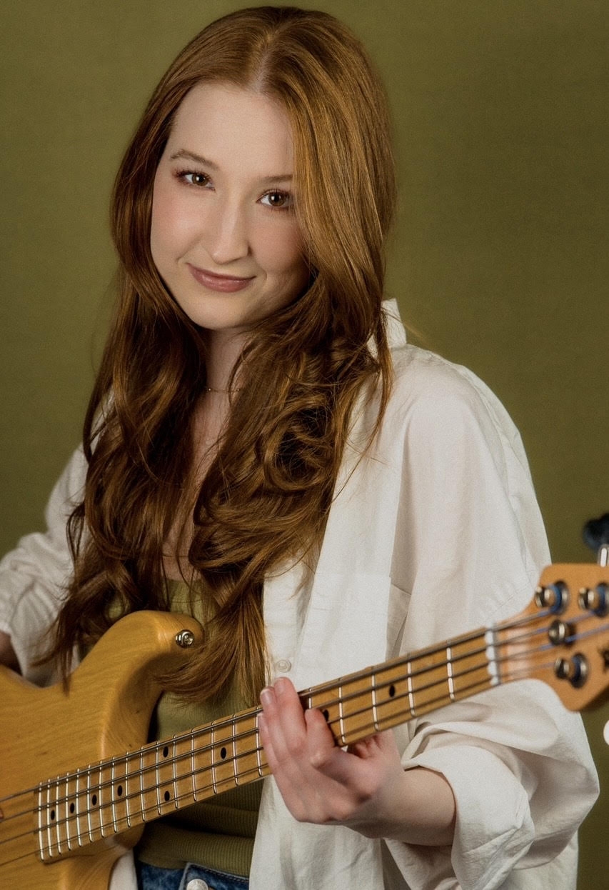 Vocals Teacher, Guitar Teacher, Bass Guitar Teacher Kara