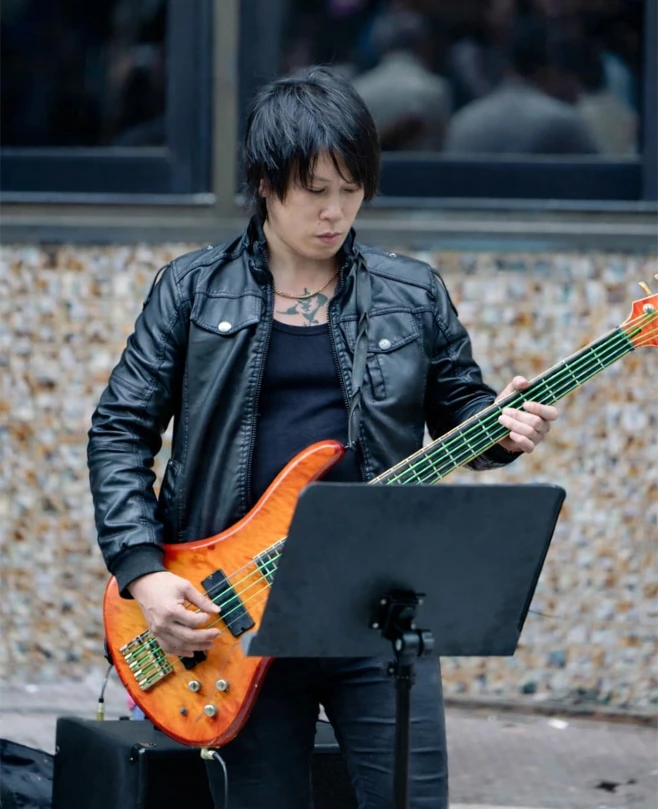 Guitar Teacher, Bass Guitar Teacher, Keyboard + Piano Teacher Jerry Yan