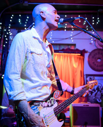 Guitar Teacher, Bass Guitar Teacher, Keyboard + Piano Teacher Johnny