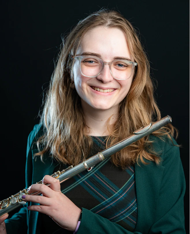 Keyboard + Piano Teacher, Vocal Teacher Lizzie