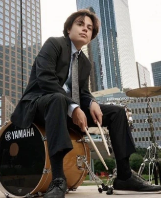 Drum Teacher, Guitar Teacher, Bass Guitar Teacher Tomas