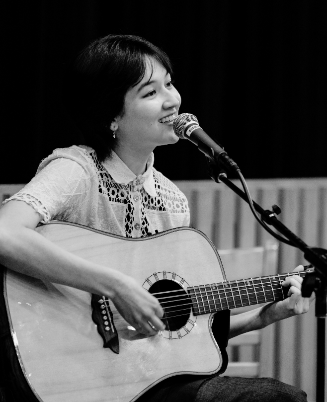 Vocals Teacher, Keyboard + Piano Teacher Chloe