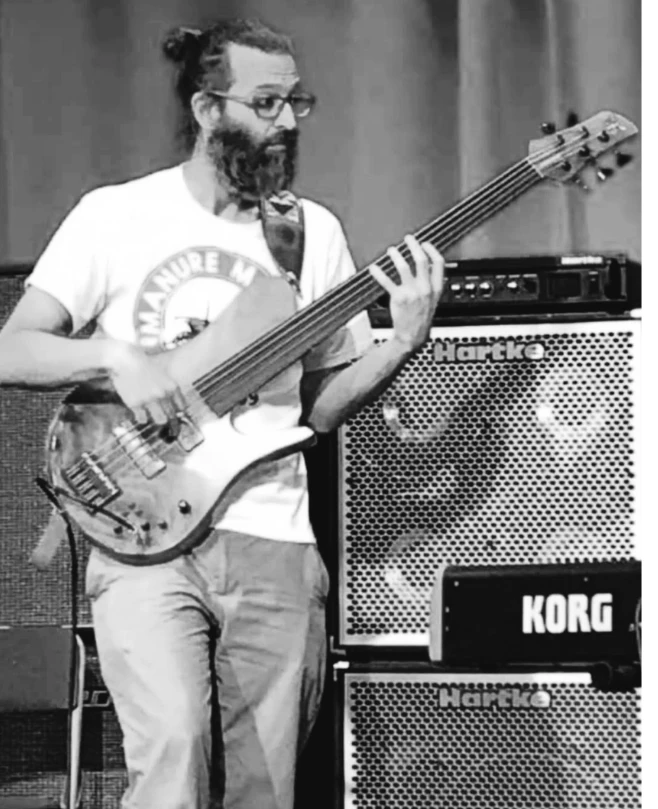 Guitar Teacher, Bass Guitar Teacher Chris