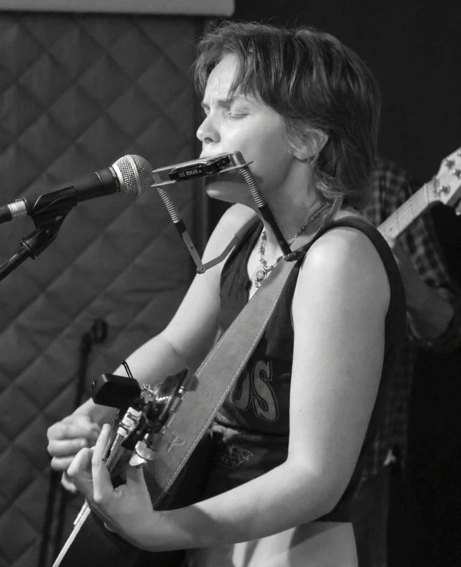 Guitar Teacher, Bass Guitar Teacher Ava