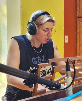 Keyboard + Piano Teacher, Vocals Teacher, Guitar Teacher Victoria Horne