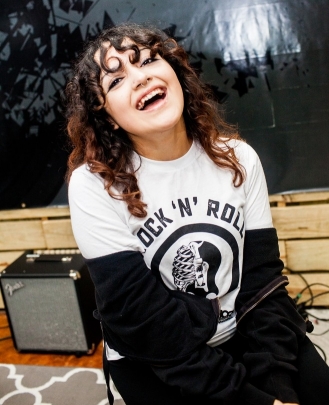 Vocal Teacher, Keyboard + Piano Teacher, Bass Guitar Teacher Victoria S