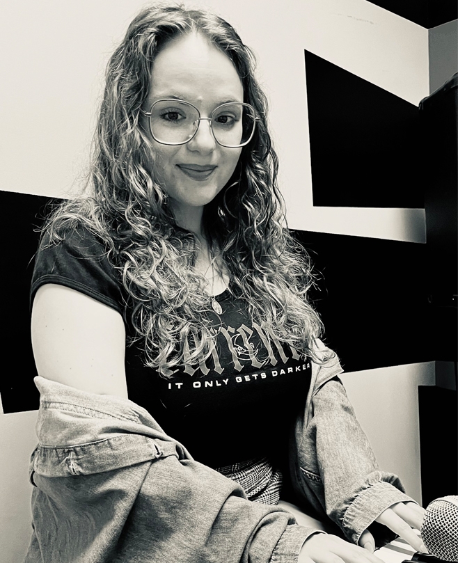 Vocal Teacher, Keyboard + Piano Teacher Sierra Butterwick