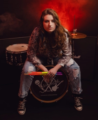 Professora de Bateria Luluca Anastacio