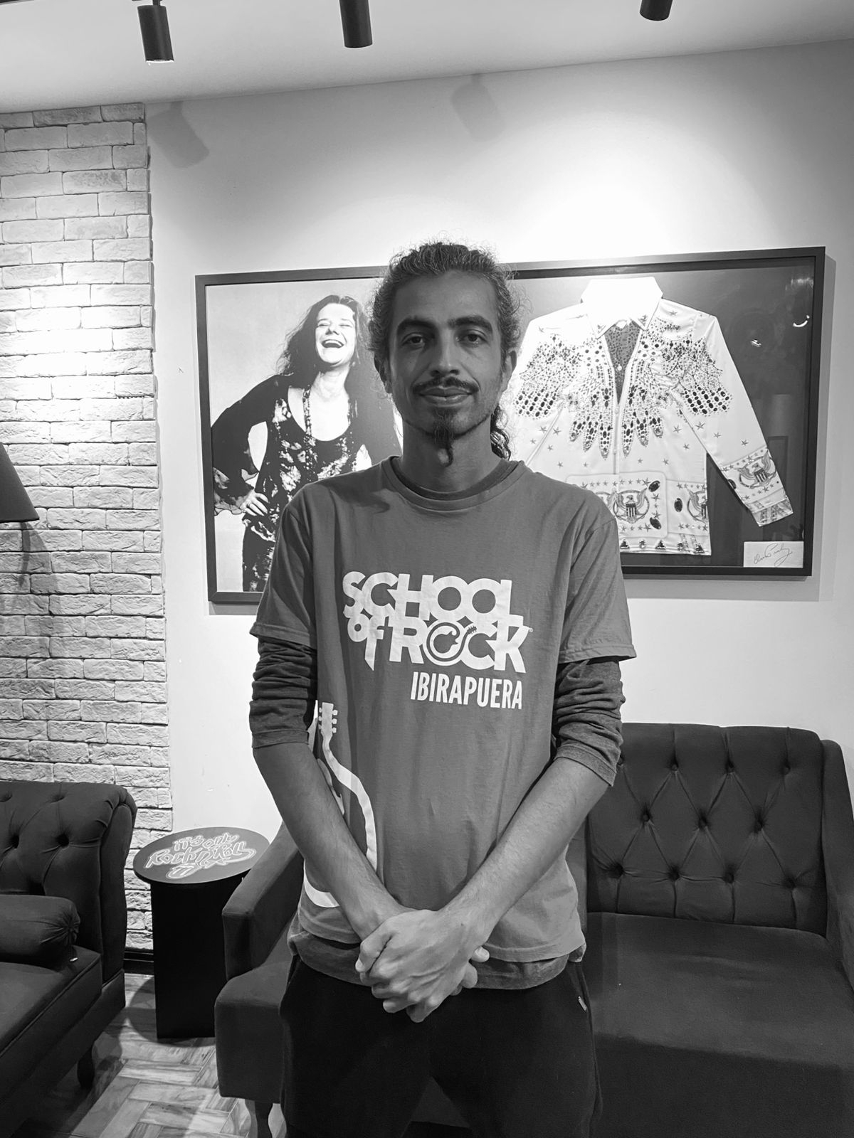 Professor Multi Instrumentista, Produtor Musical e Instrutor de Ensaios Thim Victor de Lima