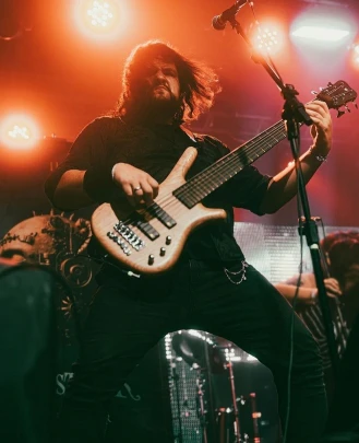 Professor de Baixo Renato Montanha