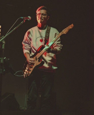 Instrutor de Guitarra, Instrutor de Baixo, Instrutor de Performance Diogo Jamal