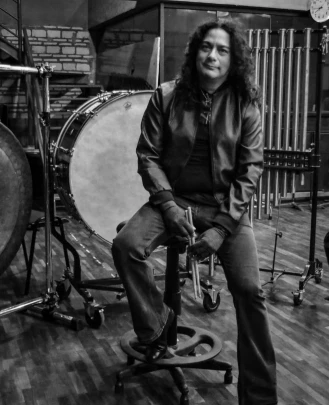 Profesor de Batería, Profesor de Guitarra, Profesor de Teclado Cristian Mennelli