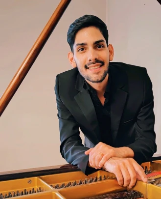 Profesor de Teclado Sebastián Castro