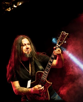Professor de Guitarra, Professor de Baixo, Professor de Rookies, Instrutor de Elenco Vitor