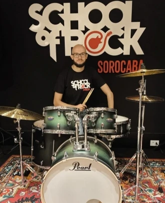 Professor de Bateria André Cristian de Oliveira
