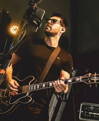 Professor de Guitarra, Professor de Baixo, Professor de Ensaio Jefferson Gonçalves